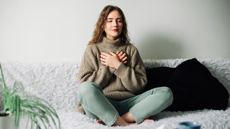 Kako znižati kortizol: 5 znanstveno podprtih metod za obvladovanje stresa in boljšo regeneracijo