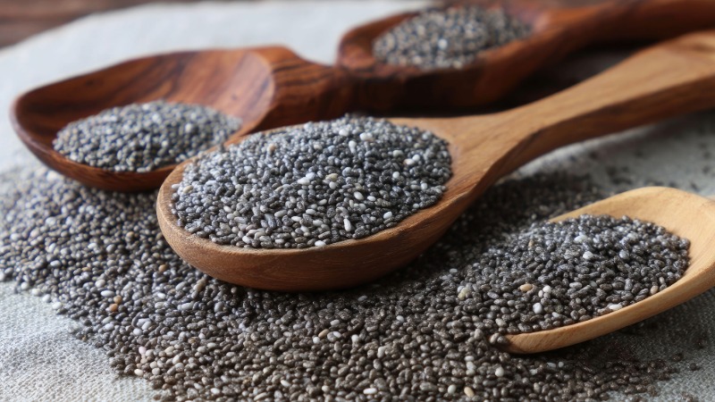 Kako jesti chia semena pravilno: izognite se najpogostejšim napakam
