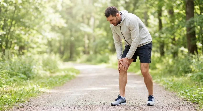 Bolečina nad pogačico (Kvadricepsova tendinopatija): Katere vaje takoj opustiti in kdaj se lahko vrnete k teku