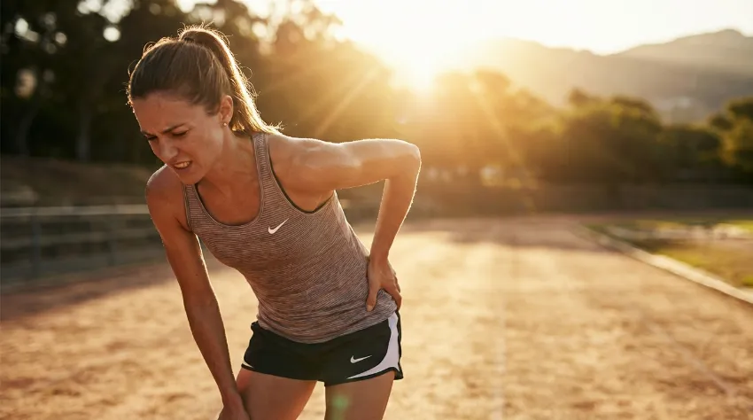 Bolečina v kolku pri teku: Kriva je verjetno vaša “speča” zadnjica (in ne kolk sam)