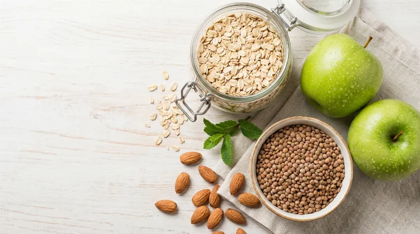 Živila, ki topijo holesterol: 4 naravni “čistilci”, ki delujejo kot goba v vašem črevesju